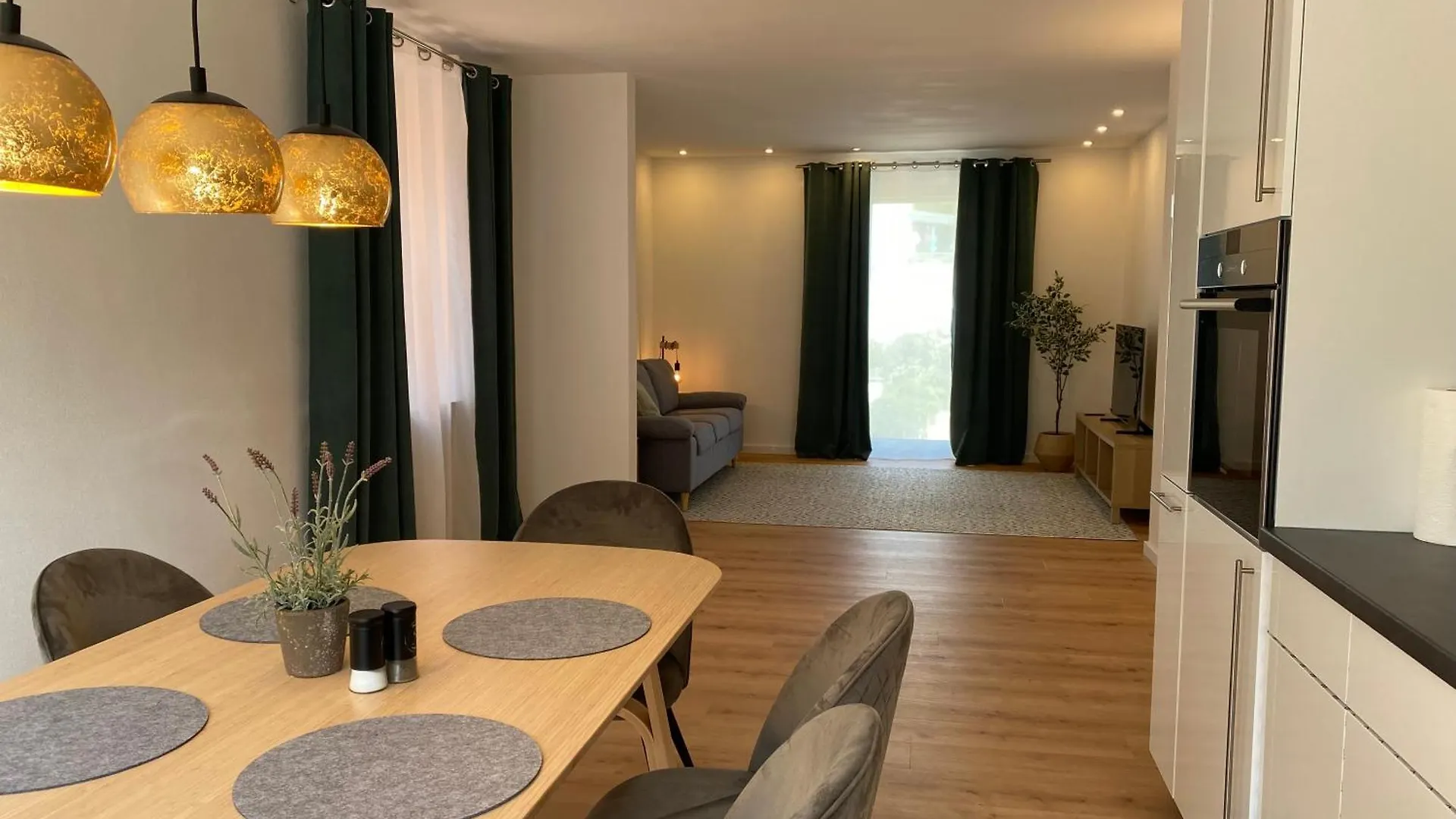 Modernes 3-Zimmer-Apartment - Naehe Krankenhaus, Altstadt, Bahnhof - Parken Amberg 0*,